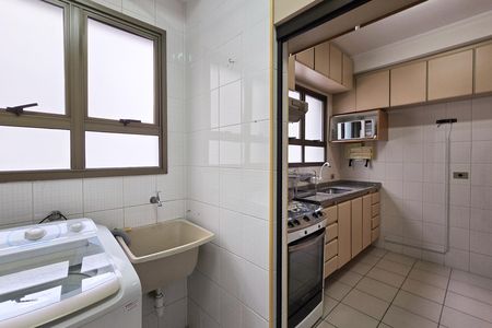 Apartamento à venda com 70m², 2 quartos e 1 vagaÁrea de Serviço