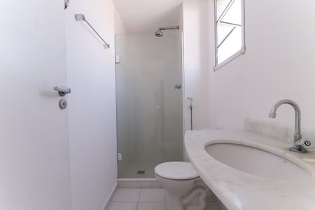 Apartamento à venda com 68m², 3 quartos e 1 vaga Apartamento à venda com 68m², 3 quartos e 1 vagaBanheiro da Suíte