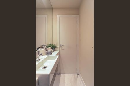 Apartamento à venda com 251m², 3 quartos e 4 vagas Apartamento à venda com 251m², 3 quartos e 4 vagasLavabo