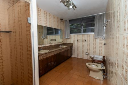 Casa para alugar com 436m², 4 quartos e 4 vagasBanheiro da Suíte 1