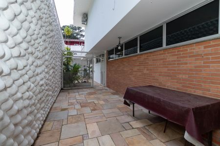 Casa para alugar com 436m², 4 quartos e 4 vagasQuintal