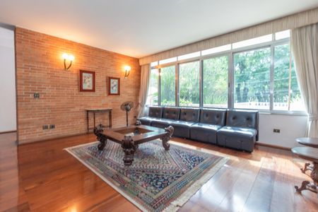 Casa para alugar com 436m², 4 quartos e 4 vagasSala