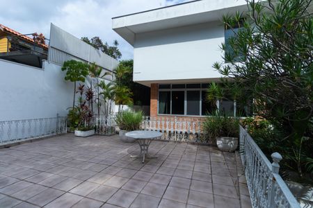 Casa para alugar com 436m², 4 quartos e 4 vagasFachada