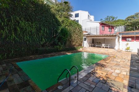 Casa à venda com 436m², 4 quartos e 4 vagasÁrea comum - Piscina