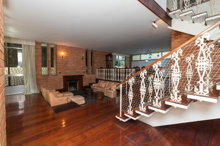 Casa para alugar com 436m², 4 quartos e 4 vagasSala