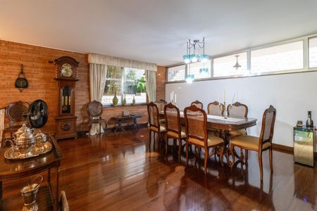 Casa à venda com 436m², 4 quartos e 4 vagasSala de Jantar