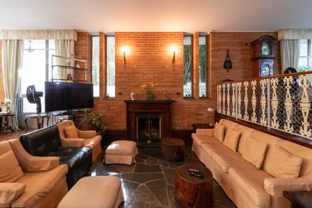 Casa à venda com 436m², 4 quartos e 4 vagasSala