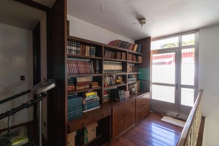 Casa à venda com 436m², 4 quartos e 4 vagasCorredor