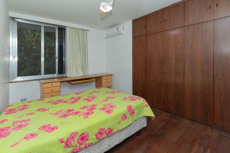 Casa para alugar com 436m², 4 quartos e 4 vagasSuíte 1