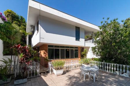 Casa à venda com 436m², 4 quartos e 4 vagasÁrea externa