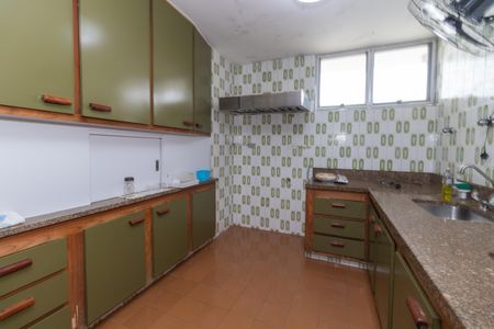 Casa para alugar com 436m², 4 quartos e 4 vagasCozinha