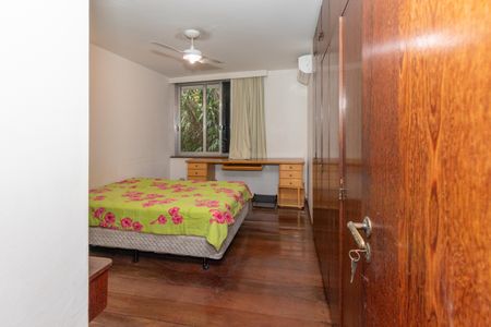 Casa para alugar com 436m², 4 quartos e 4 vagasSuíte 1