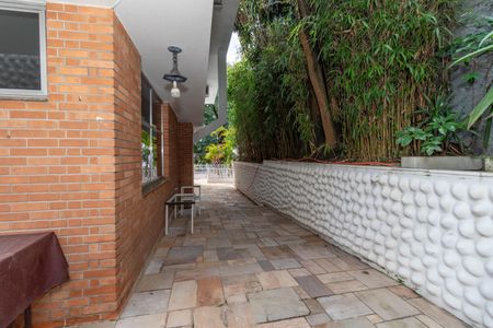 Casa para alugar com 436m², 4 quartos e 4 vagasQuintal