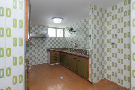 Casa para alugar com 436m², 4 quartos e 4 vagasCozinha