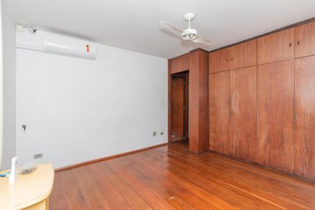 Casa para alugar com 436m², 4 quartos e 4 vagasSuíte 3