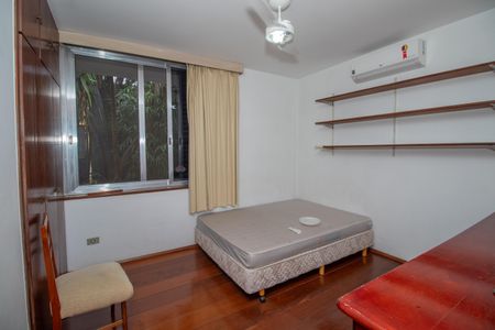 Casa para alugar com 436m², 4 quartos e 4 vagasQuarto