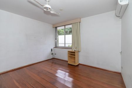 Casa para alugar com 436m², 4 quartos e 4 vagasSuíte 3