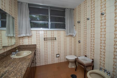 Casa para alugar com 436m², 4 quartos e 4 vagasBanheiro da Suíte 1