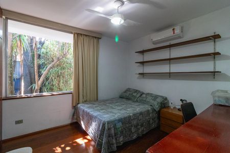 Casa à venda com 436m², 4 quartos e 4 vagasSuíte 2