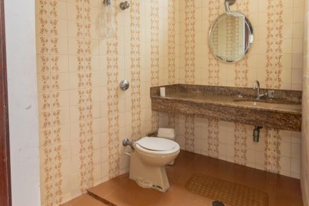 Casa para alugar com 436m², 4 quartos e 4 vagasBanheiro de Serviço