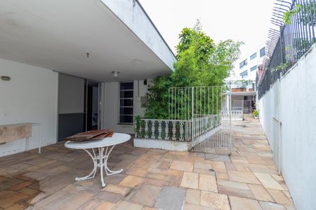 Casa para alugar com 436m², 4 quartos e 4 vagasQuintal