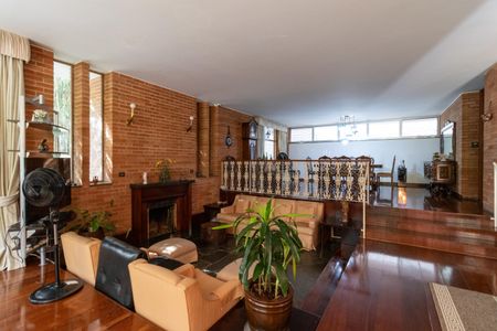 Casa à venda com 436m², 4 quartos e 4 vagasSala