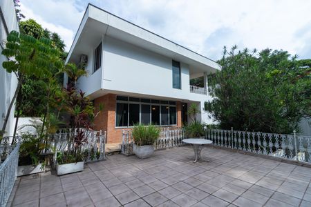 Casa para alugar com 436m², 4 quartos e 4 vagasFachada