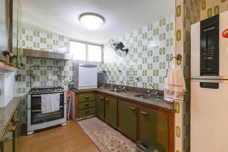 Casa à venda com 436m², 4 quartos e 4 vagasCozinha