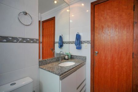 Apartamento à venda com 79m², 3 quartos e 2 vagasBanheiro da Suíte