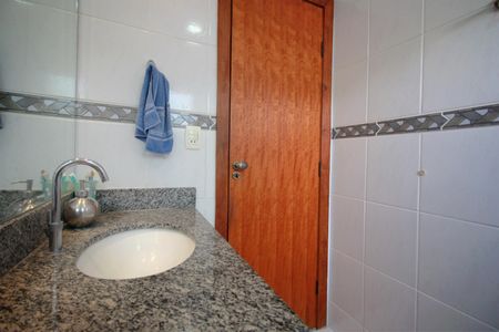 Apartamento à venda com 79m², 3 quartos e 2 vagasBanheiro