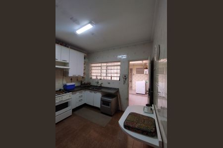 Casa à venda com 132m², 3 quartos e 2 vagas Casa à venda com 132m², 3 quartos e 2 vagasCozinha