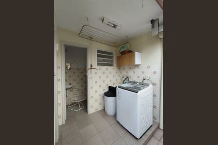 Casa à venda com 132m², 3 quartos e 2 vagas Casa à venda com 132m², 3 quartos e 2 vagasÁrea de Serviço