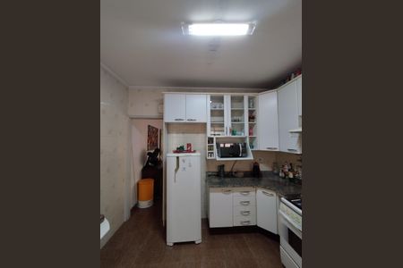 Casa à venda com 132m², 3 quartos e 2 vagas Casa à venda com 132m², 3 quartos e 2 vagasCozinha