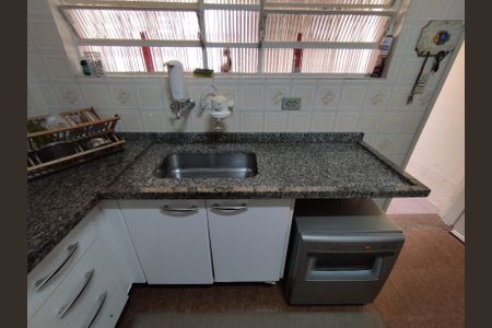 Casa à venda com 132m², 3 quartos e 2 vagas Casa à venda com 132m², 3 quartos e 2 vagasCozinha