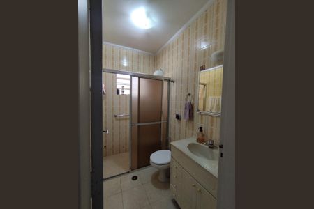 Casa à venda com 132m², 3 quartos e 2 vagas Casa à venda com 132m², 3 quartos e 2 vagasBanheiro Suíte