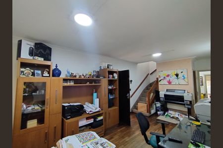 Casa à venda com 132m², 3 quartos e 2 vagas Casa à venda com 132m², 3 quartos e 2 vagasSala