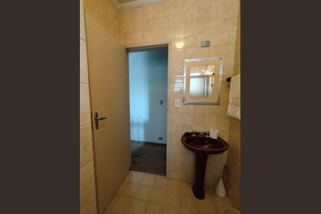 Casa à venda com 132m², 3 quartos e 2 vagas Casa à venda com 132m², 3 quartos e 2 vagasBanheiro Social