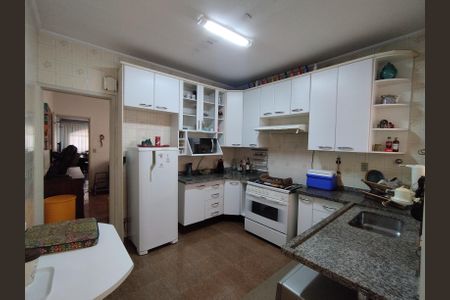 Casa à venda com 132m², 3 quartos e 2 vagas Casa à venda com 132m², 3 quartos e 2 vagasCozinha