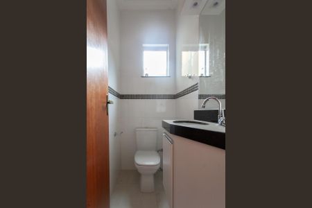 Casa à venda com 85m², 2 quartos e 2 vagasLavabo