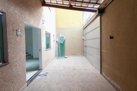 Casa à venda com 85m², 2 quartos e 2 vagasGaragem