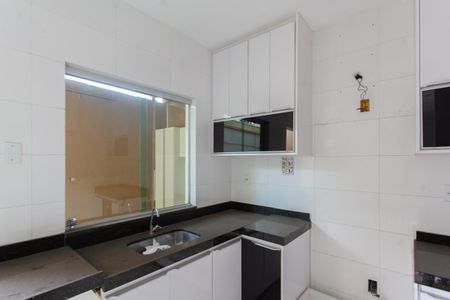 Casa à venda com 85m², 2 quartos e 2 vagasCozinha