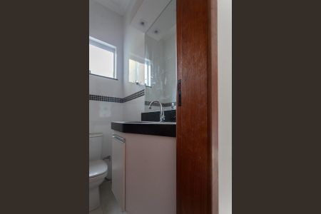 Casa à venda com 85m², 2 quartos e 2 vagasLavabo