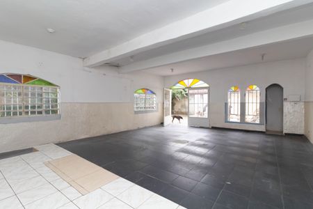 Casa para alugar com 150m², 2 quartos e 5 vagas Casa para alugar com 150m², 2 quartos e 5 vagasGaragem