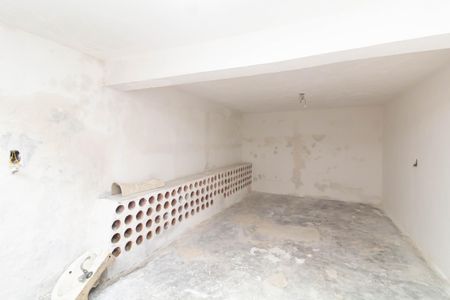 Casa para alugar com 150m², 2 quartos e 5 vagas Casa para alugar com 150m², 2 quartos e 5 vagasPorão