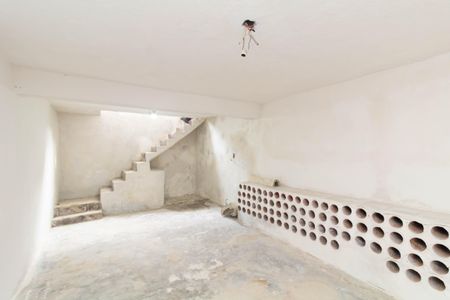 Casa para alugar com 150m², 2 quartos e 5 vagas Casa para alugar com 150m², 2 quartos e 5 vagasPorão