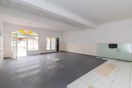 Casa para alugar com 150m², 2 quartos e 5 vagas Casa para alugar com 150m², 2 quartos e 5 vagasGaragem