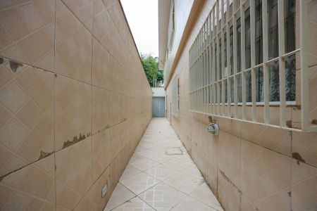 Casa à venda com 150m², 3 quartos e 2 vagasCorredor