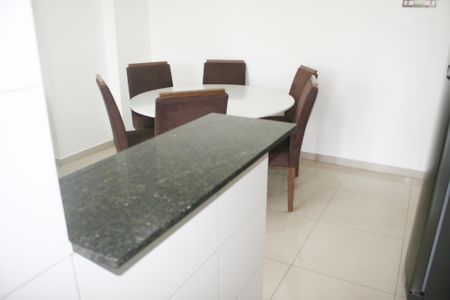 Apartamento para alugar com 65m², 2 quartos e 1 vagaSala