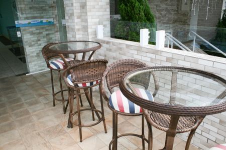 Apartamento para alugar com 65m², 2 quartos e 1 vagaÁrea comum - Piscina