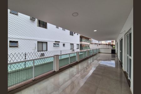 Apartamento à venda com 140m², 2 quartos e 2 vagasVaranda